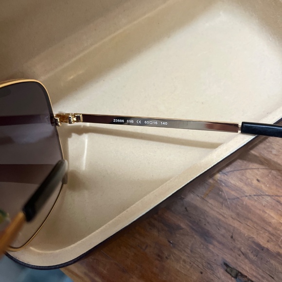 Louis Vuitton sunglasses with case - Picture 3 of 10